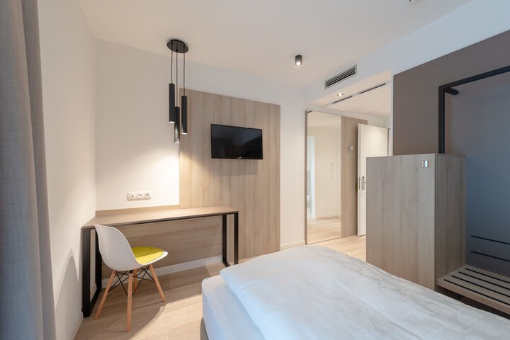 Room 81 of 172