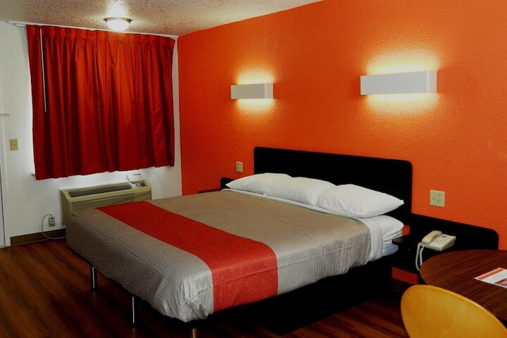 Room 17 of 69