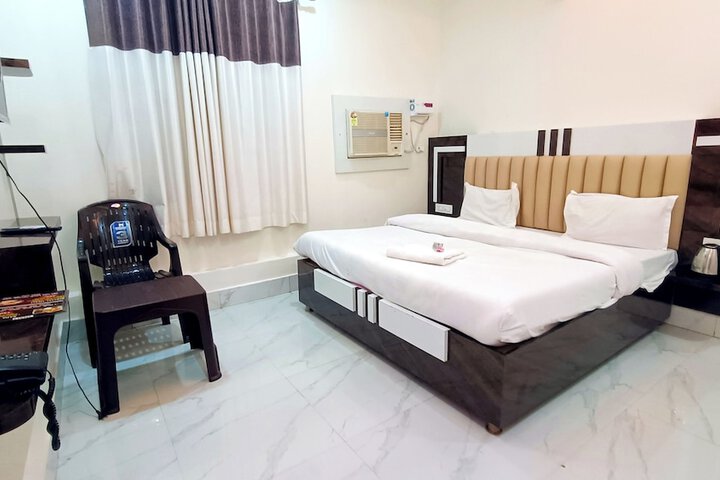 Room 8 of 24