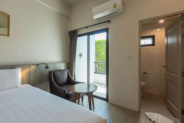 Room 19 of 90