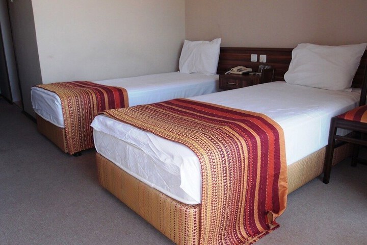 Room 12 of 28