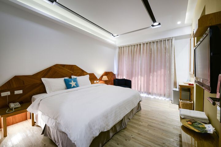 Room 7 of 75