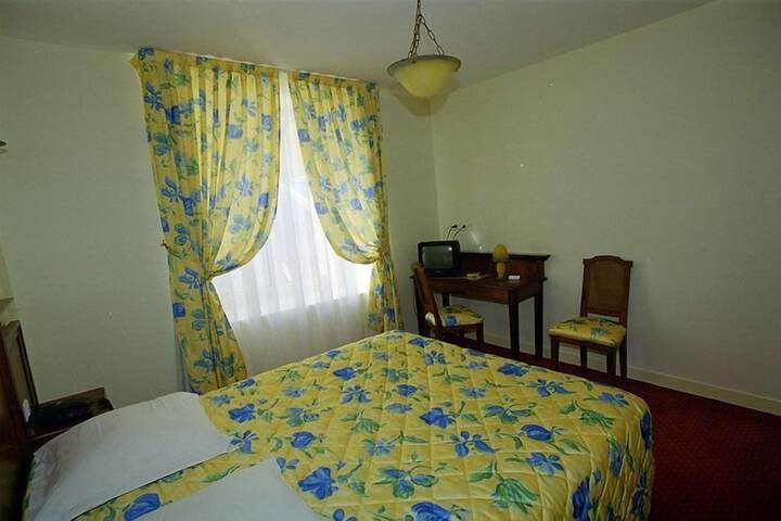 Room 11 of 52