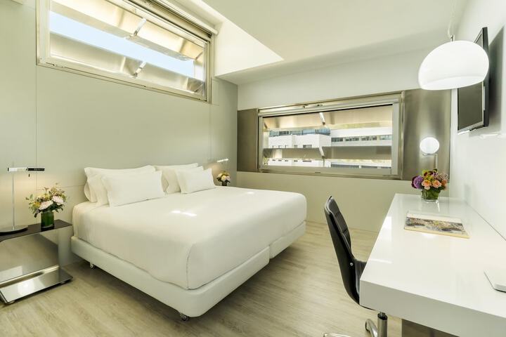 Room 9 of 49