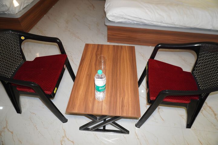 Room 10 of 34