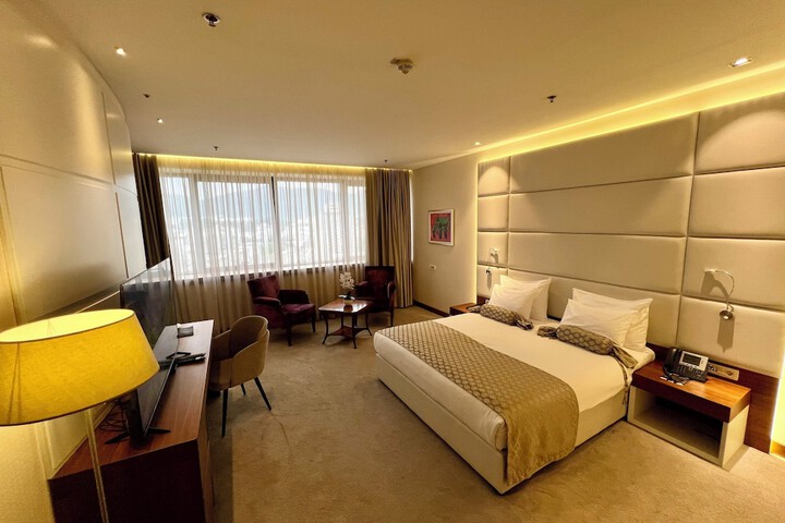 Room 54 of 146