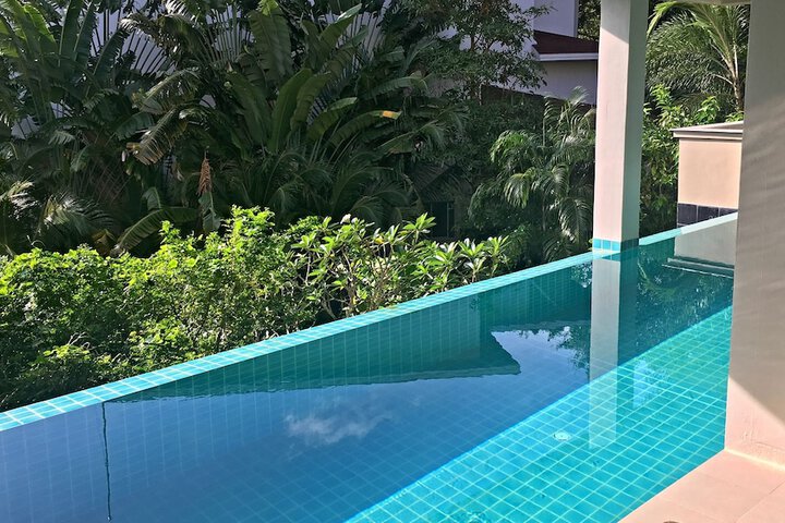 Pool 76 of 96