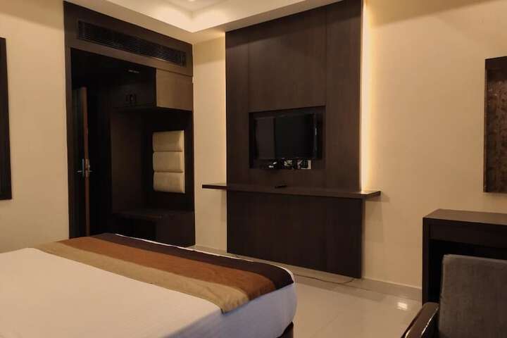 Room 19 of 43