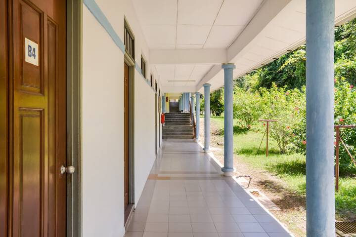 Ballroom/Hall 15 of 21