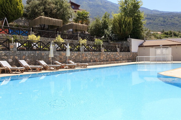 Pool 14 of 38