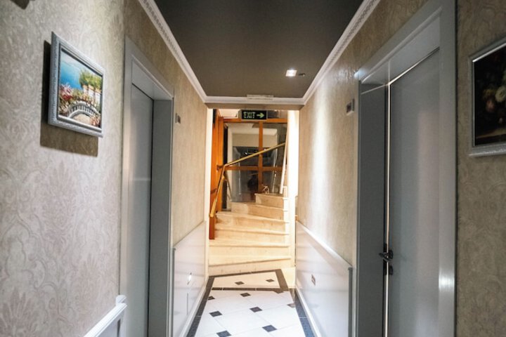 Room 83 of 188