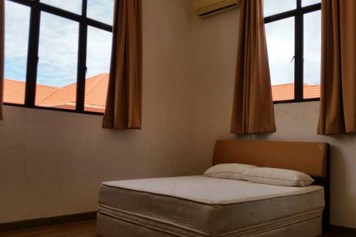 Room 10 of 64