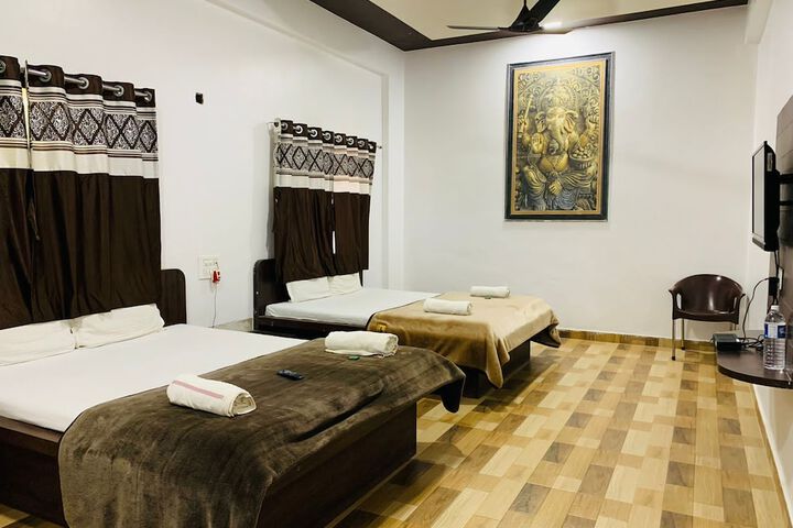 Room 8 of 49
