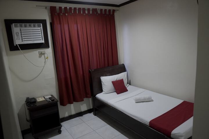 Room 8 of 17