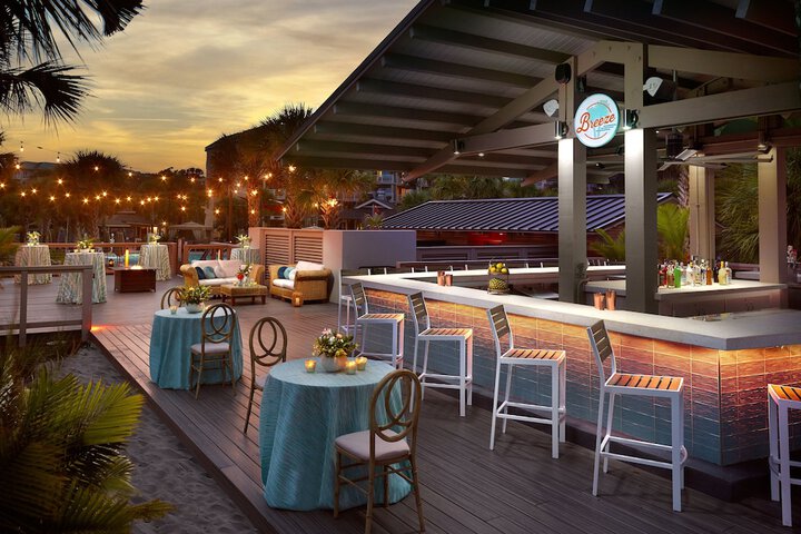 Poolside bar