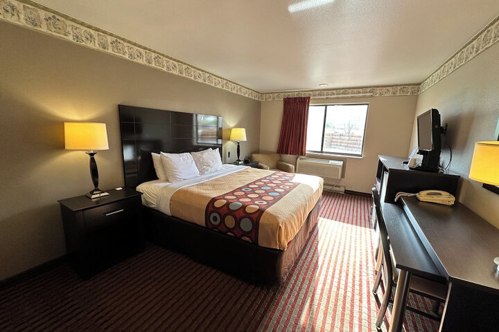 1 King Bed (1 of 16)