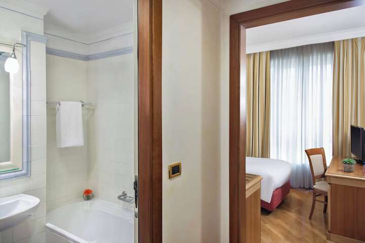 Room 20 of 64
