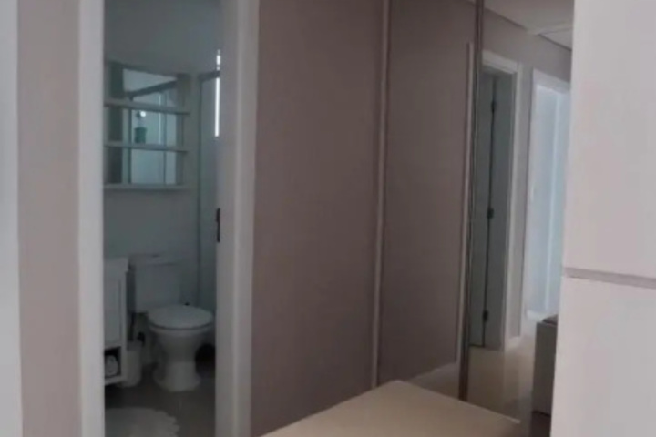 Room 4 of 6