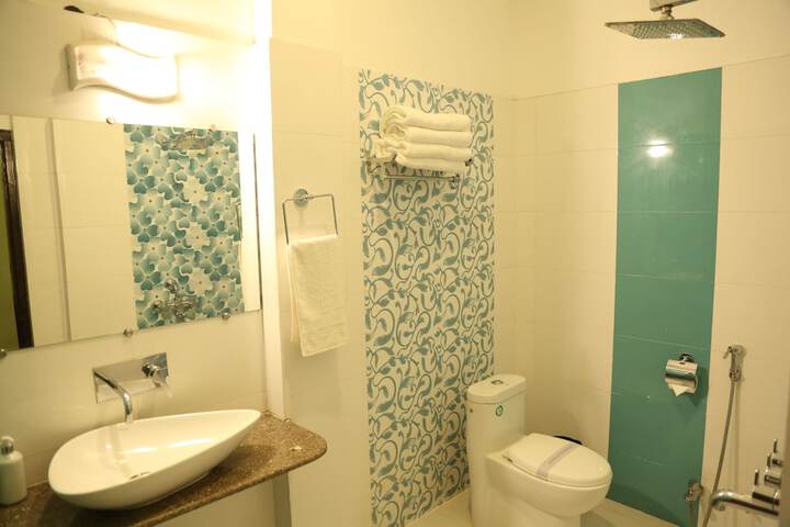 Room 35 of 61