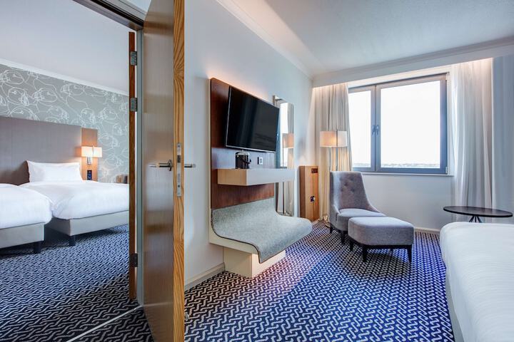 Room 45 of 118