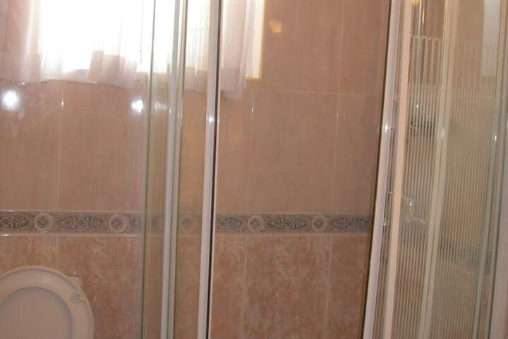 Room 12 of 27