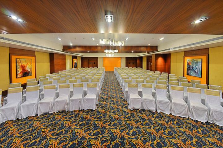 Ballroom/Hall 32 of 36