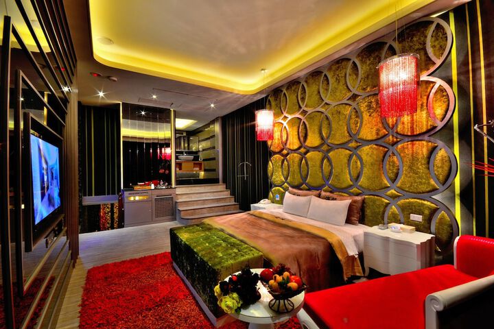 Room 17 of 57