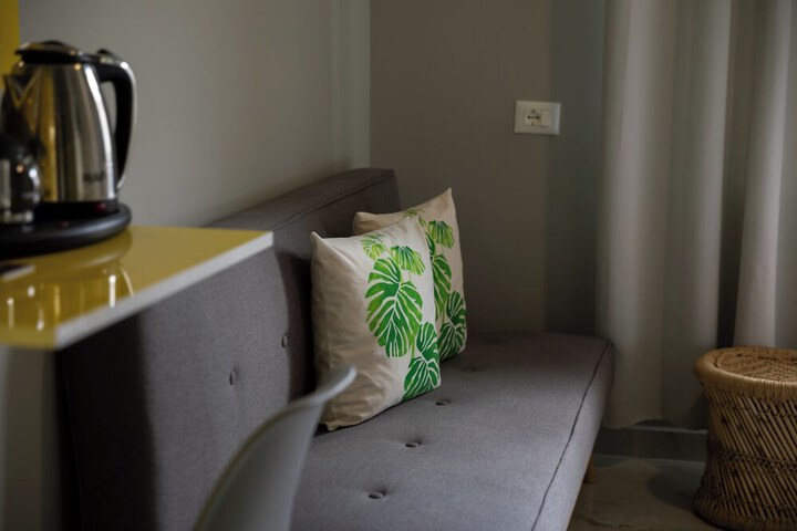 Room 14 of 90