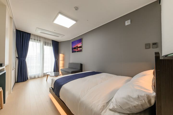 Room 10 of 78