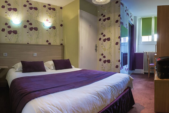 Room 27 of 70
