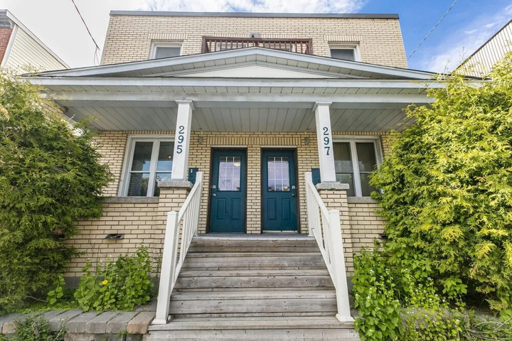 Newly Renovated 1BR Studio Apt - Prime Walk Score