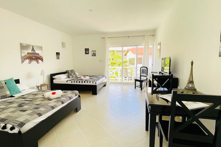 Room 42 of 213