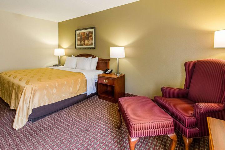 1 King Bed Accessible (5 of 16)