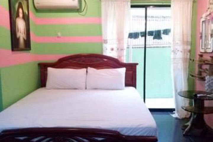 Room 9 of 30
