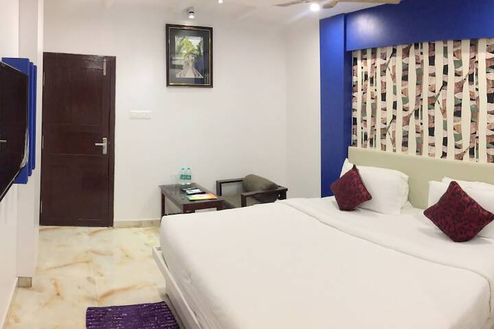 Room 5 of 30