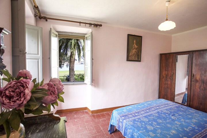 Room 2 of 19