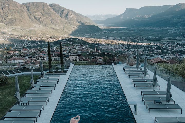Pool 27 of 51