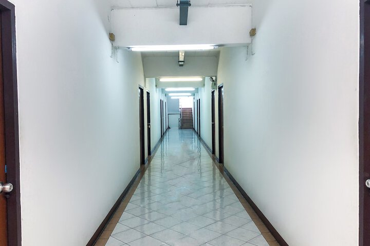Ballroom/Hall 15 of 20