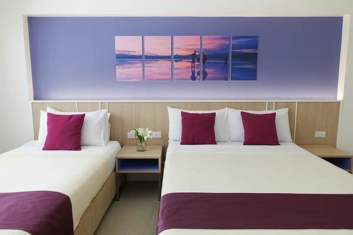 Room 4 of 32