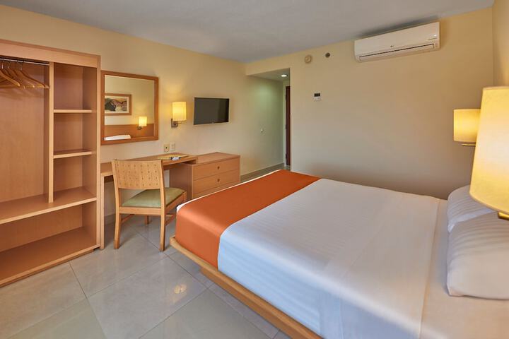 Room 5 of 24