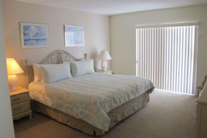 Room 10 of 26