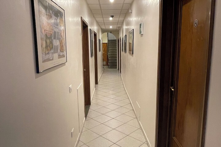 Ballroom/Hall 35 of 37