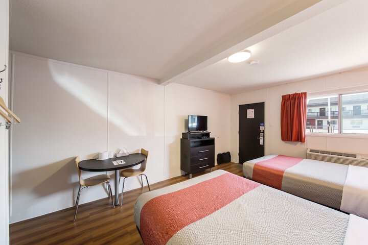 Room 16 of 46
