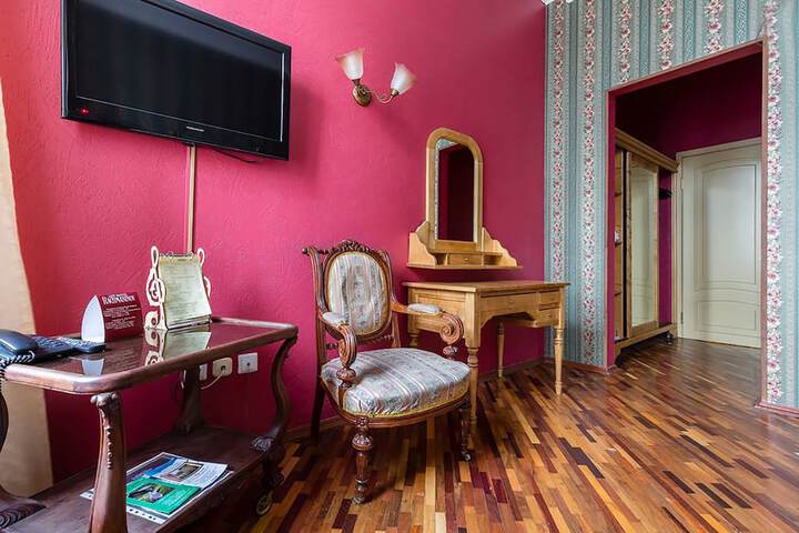 Room 28 of 151