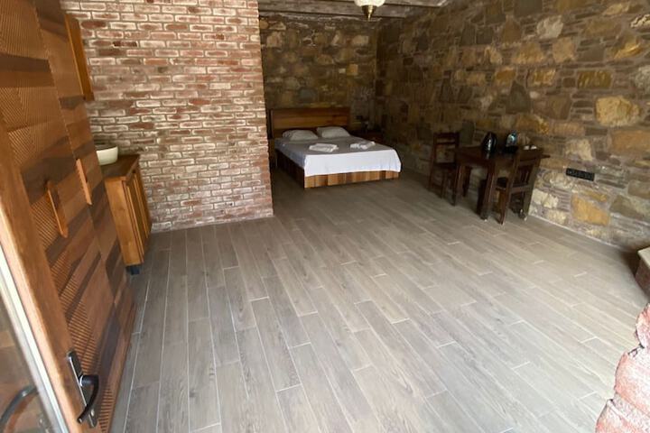 Room 49 of 72