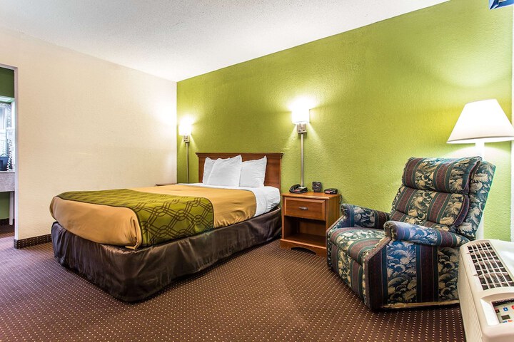 Room 15 of 26