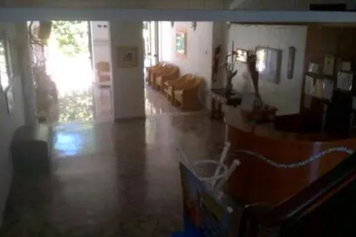 Room 5 of 11