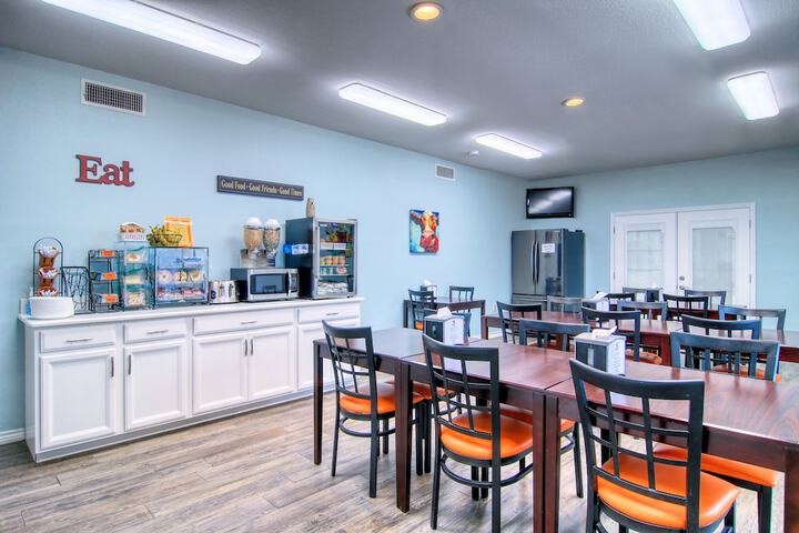 Breakfast/Coffee Service 39 of 47