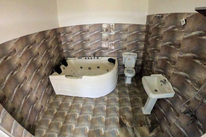 Room 12 of 23