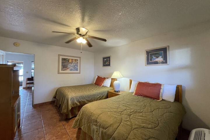 Standard Room, King or Two Doubles (4 of 4)